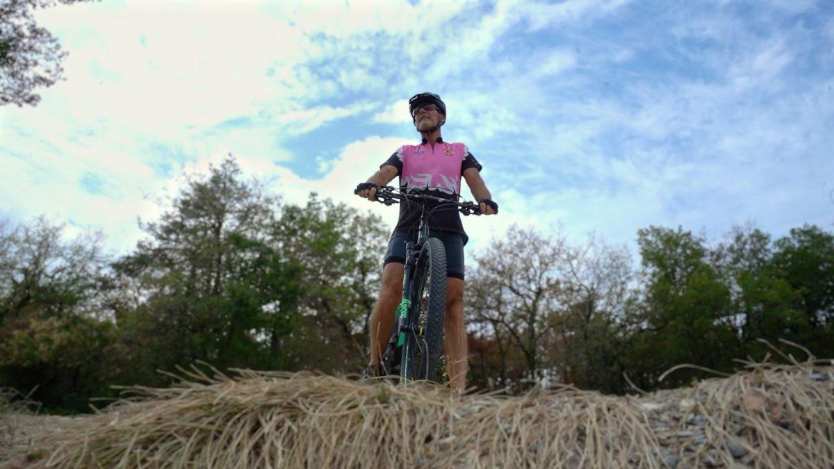 Image aérienne drone d'une sortie VTT à St Léon sur Vézère - ScanView Data & Scriptonic